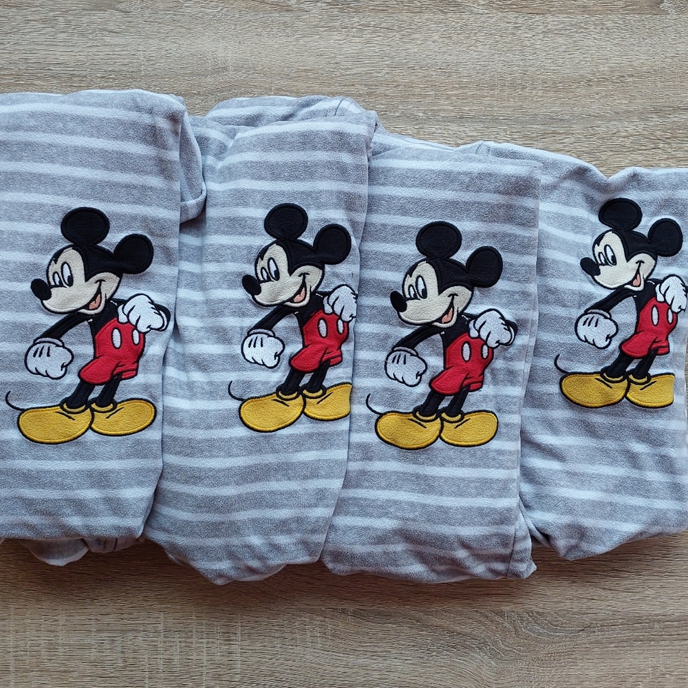 4 pairs Mickey pajamas 5t - Picture 16 of 16